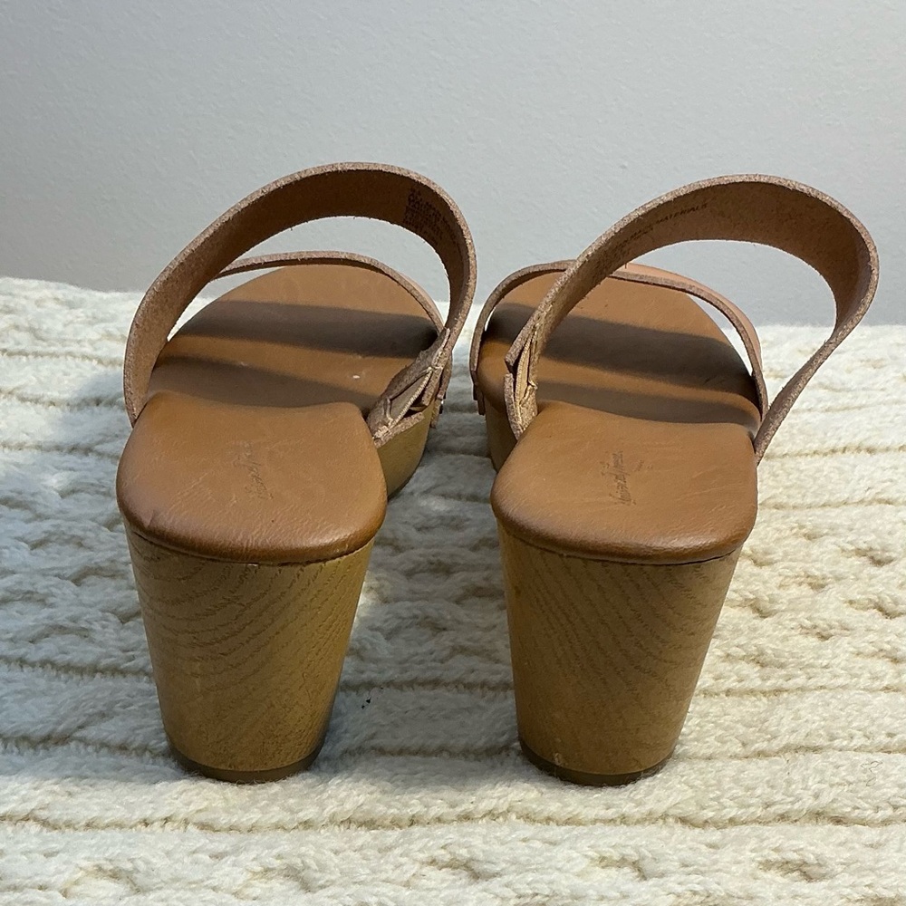 Universal Thread Tan Double Strap Block Heel Slid… - image 7